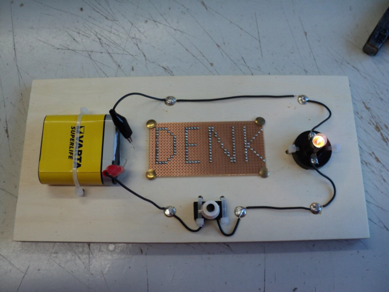 Ausschaltung mit Gluehlampe